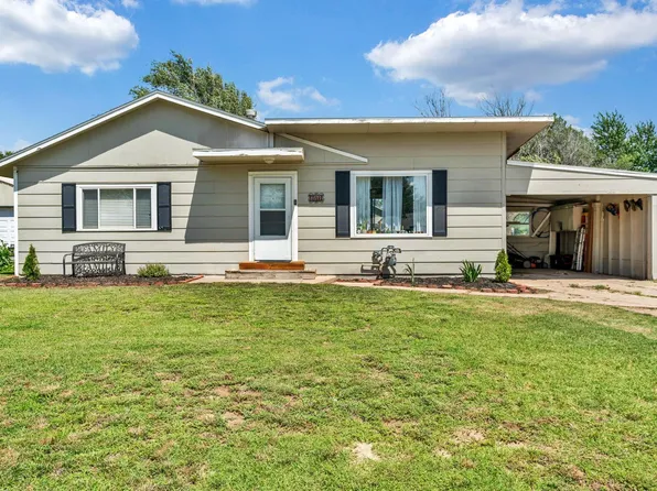 746 N Eisenhower Ave, Wichita, KS 67212