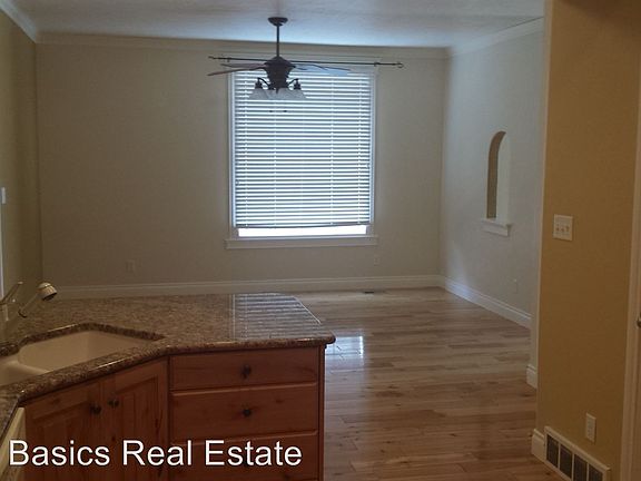 4th image of 3033 E Somerset Village Way