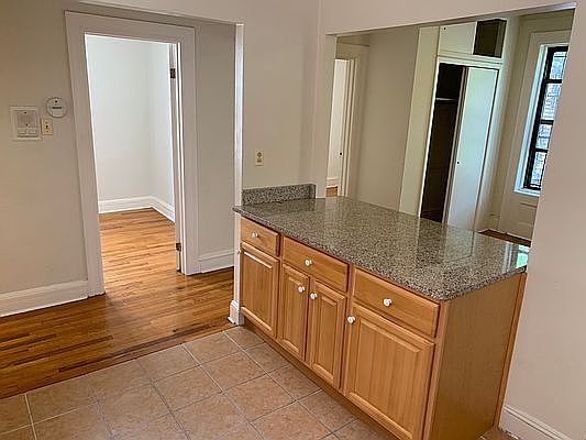 2nd image of 860 10th Ave APT 5R
