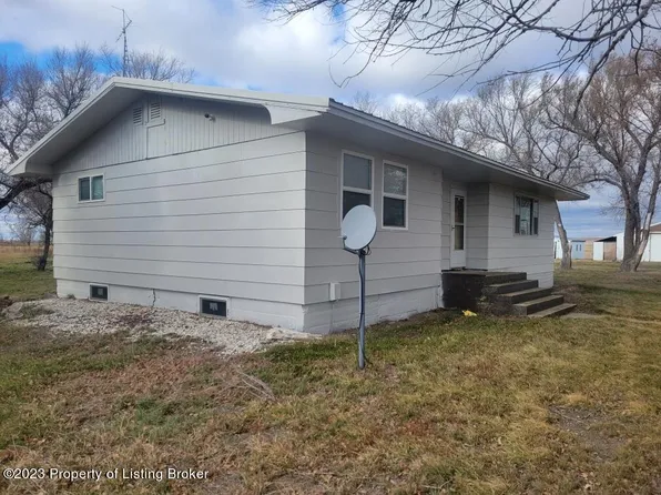 2604 4th St E, Lemmon, SD 57638