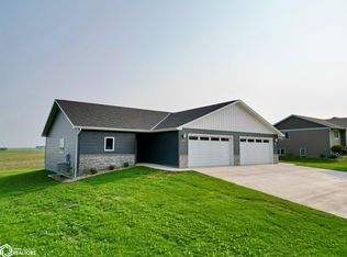 1399 E 11th St, Carroll, IA 51401