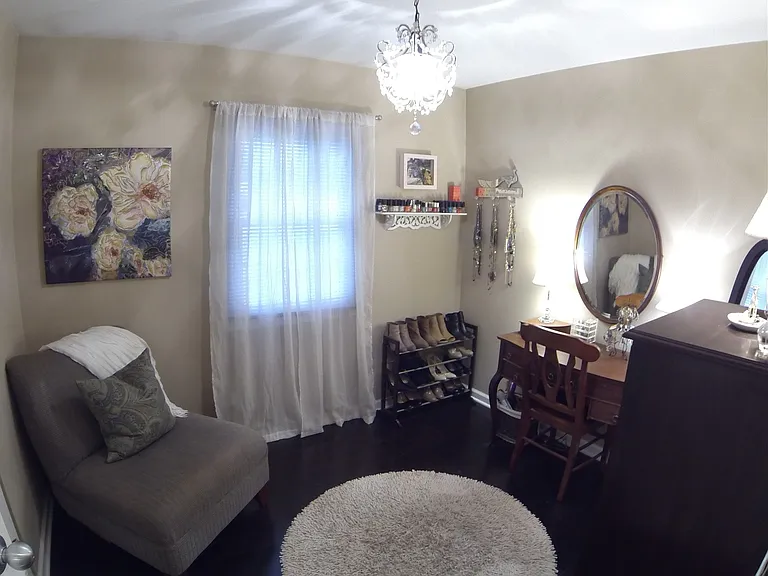 563 Janet Dr — Photo 9