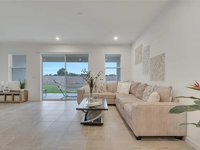 1098 Boardwalk Pl — Photo 23