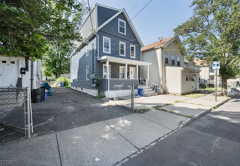 16 New St #2 — Photo 3