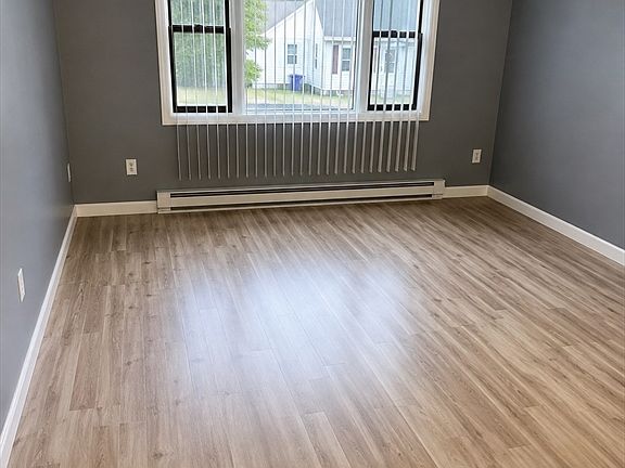 2nd image of 96 Brook St #96
