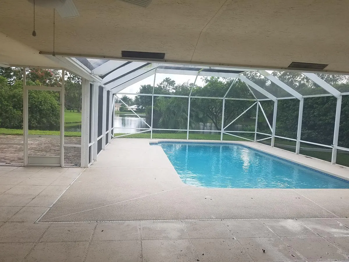 1084 SW Pigeon Plum Way — Photo 4