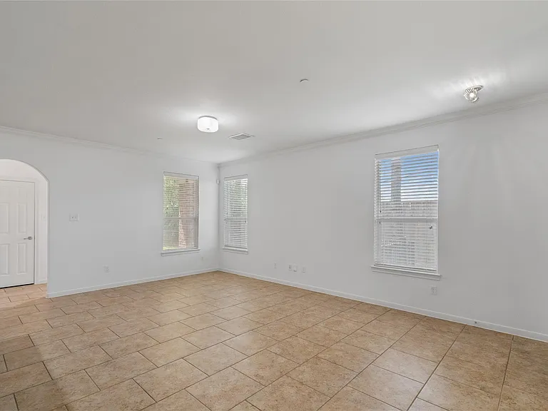 31 Umbria Ln — Photo 8