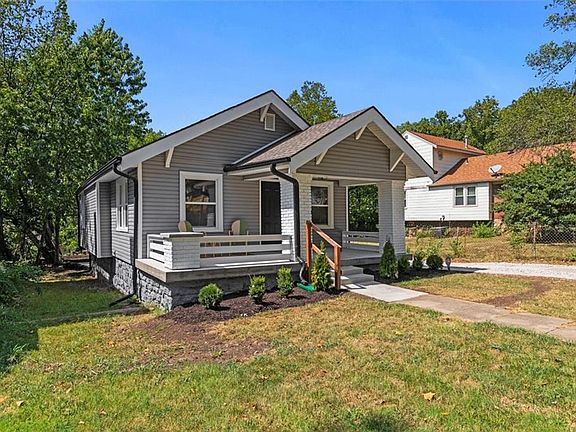 3rd image of 5116 Woodland Ave
