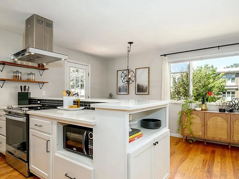 3242 Perry St — Photo 5