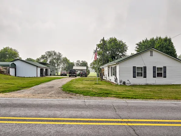 69739 Christiana Lake Rd, Edwardsburg, MI 49112