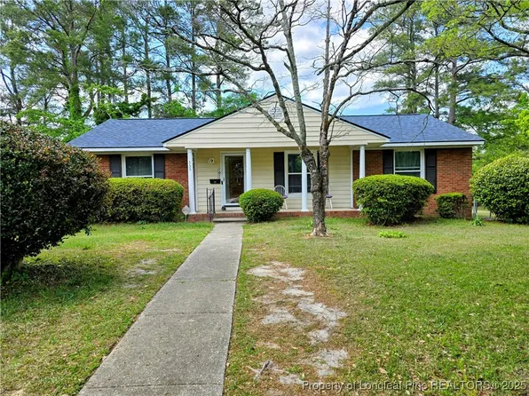 335 Bartow Dr, Fayetteville, NC 28301