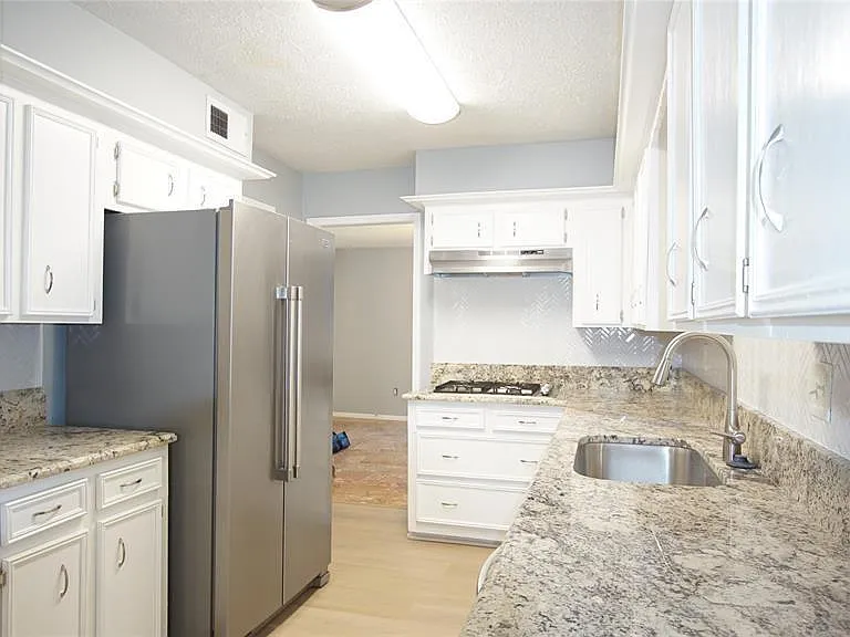 11712 S Kirkwood Rd — Photo 5