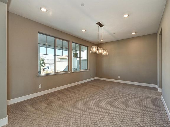 5th image of 413 Goat Hill Ct