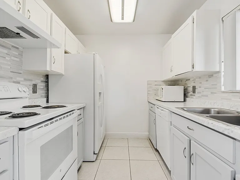 2304 Inagua Way — Photo 33