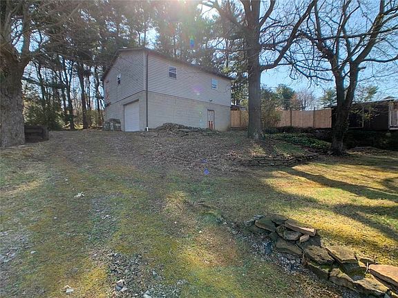3rd image of 141 Loyalhanna Ave