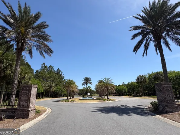 135 Beacon Pointe Pkwy, Waverly, GA 31565