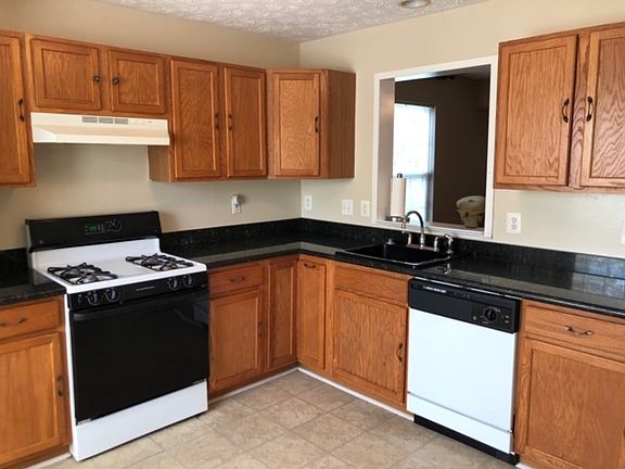 4th image of 9810 Berrywood Ct