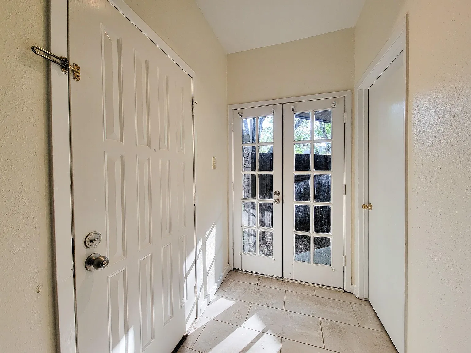 2 bed, 2.0 bath, 1190 sqft, $1,450 — Photo 3