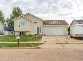 3008 Belgian Bnd SE, Mandan, ND 58554