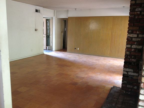 3rd image of 1233 Windover Way