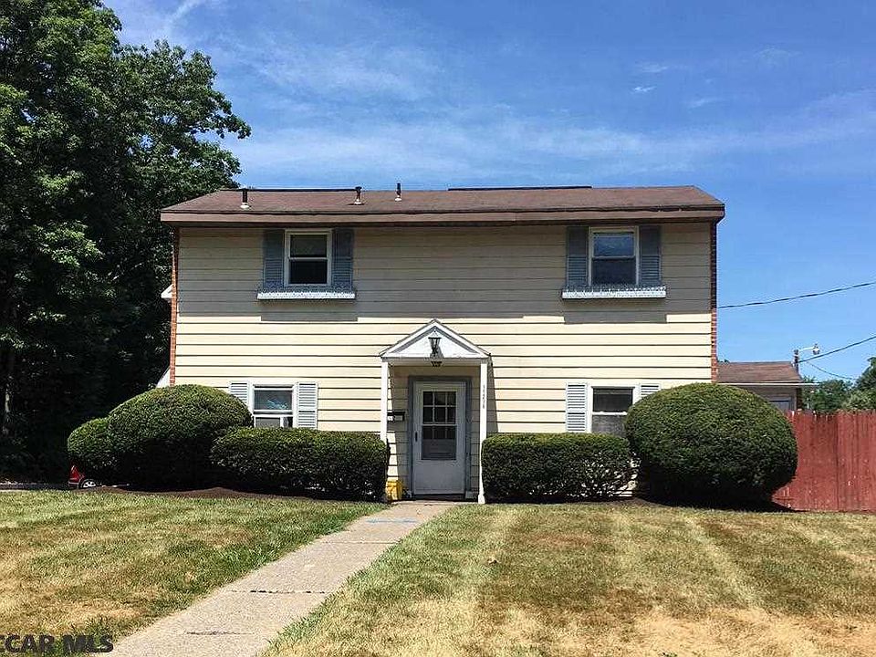 1st image of 1121A W Aaron Dr