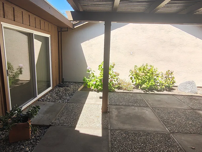 613 Edgebrook Ct — Photo 30