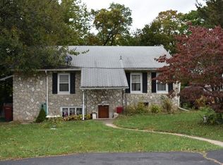 223 Delaware Ln, Whitehall, PA 18052