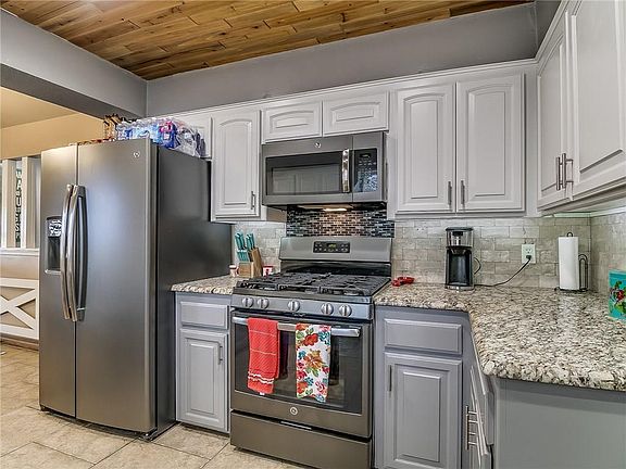 4th image of 1049 Linn Ln