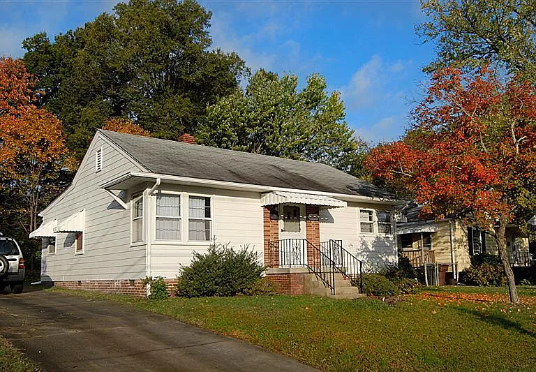 1102 Neal St — Photo 1