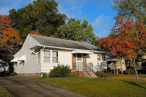 1102 Neal St Photo 1