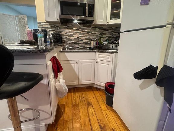 2nd image of 3325 Kip St