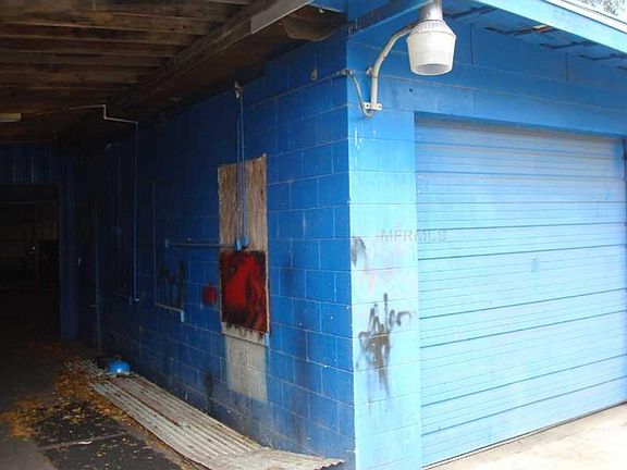5th image of 1109 S Sanford Ave