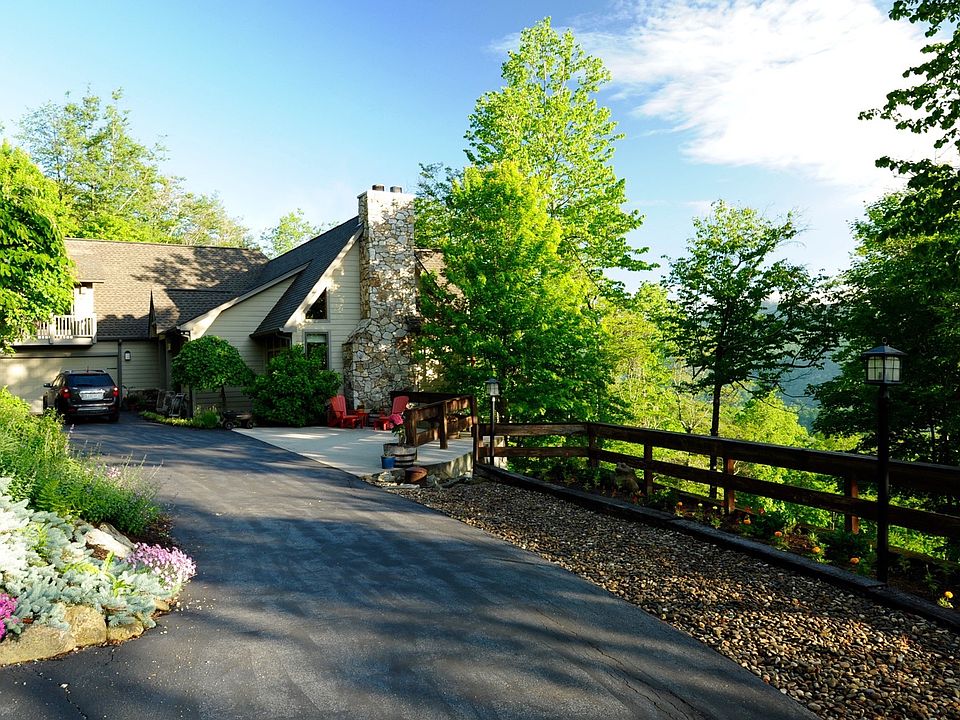 1st image of 489 Cherry Knob Dr