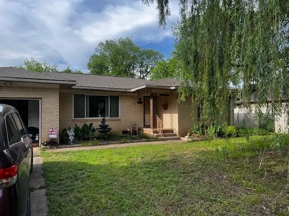 306 W Comanche St, Lindsay, OK 73052