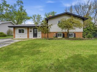 630 Bode Rd, Hoffman Estates, IL 60169