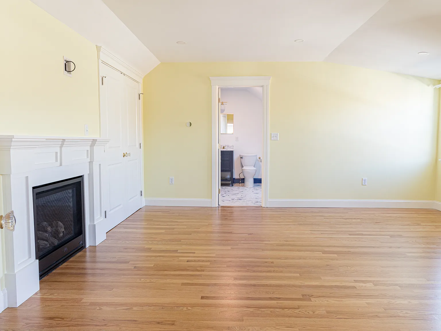 3 bed, 2.5 bath, 1875 sqft, $2,200 — Photo 3