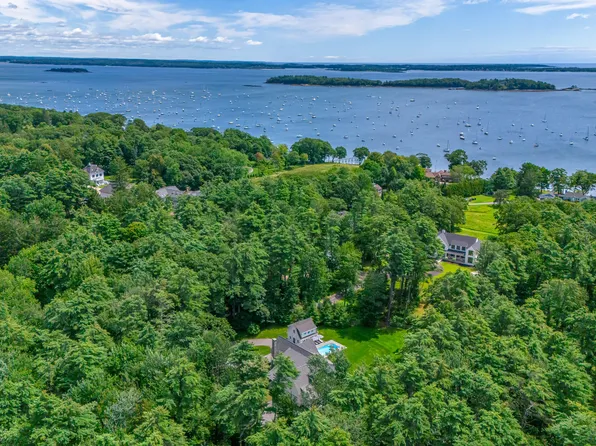 147 Foreside Road, Falmouth, ME 04105