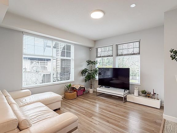 4th image of 6888 Robson Dr #92