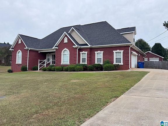 2nd image of 1002 Carrie Ct SW