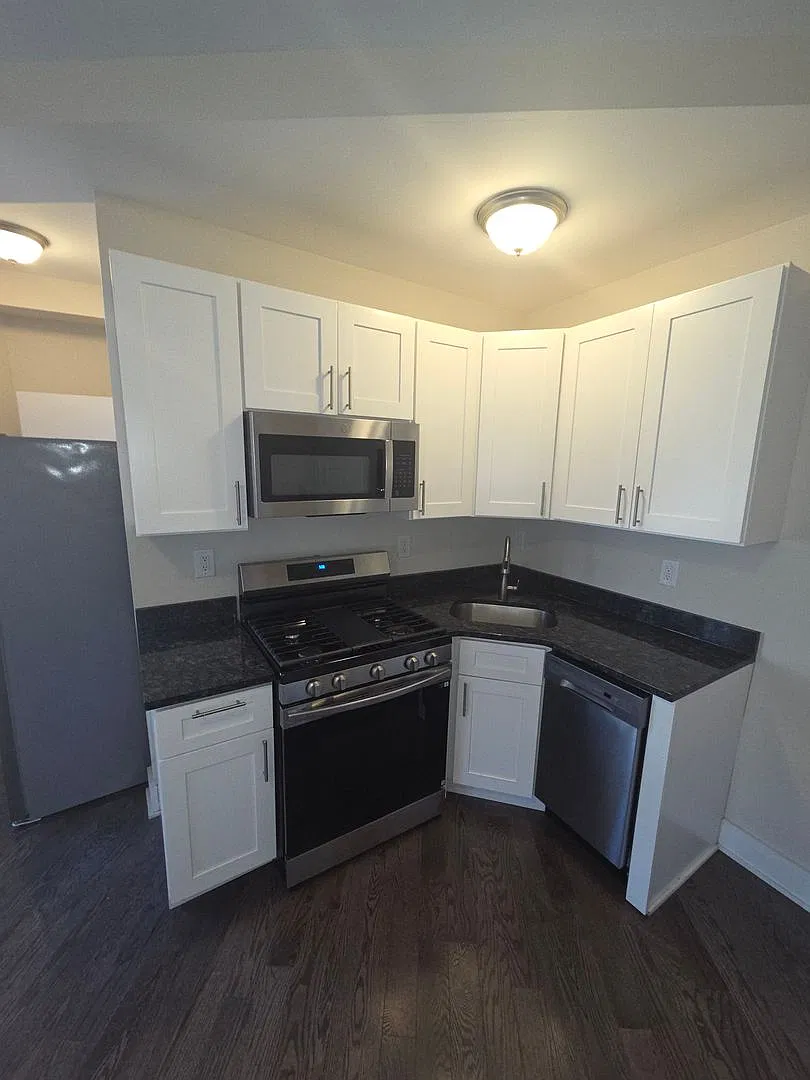 075 - 111 Sanford Realty Llc — Photo 1