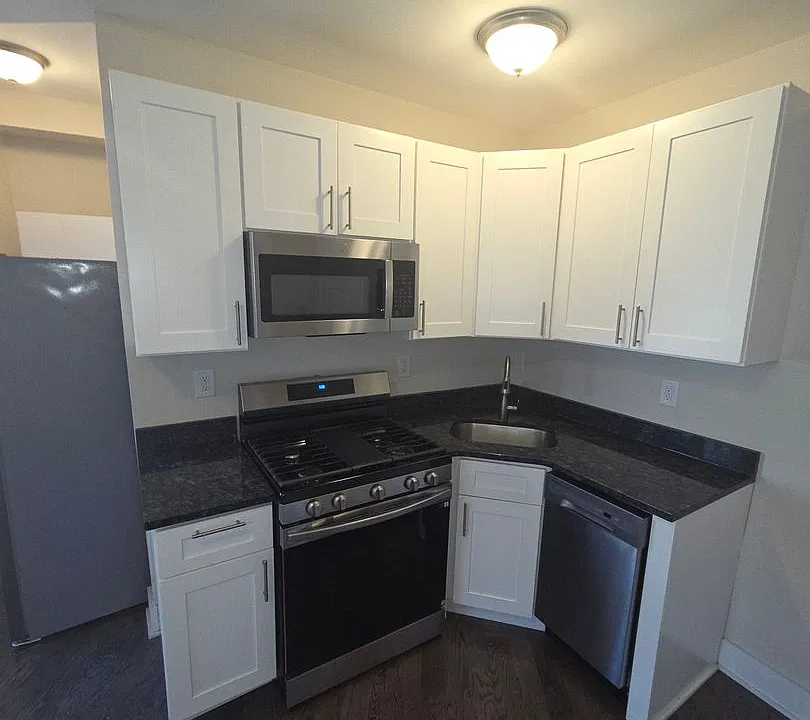 117-119 Sanford Pl