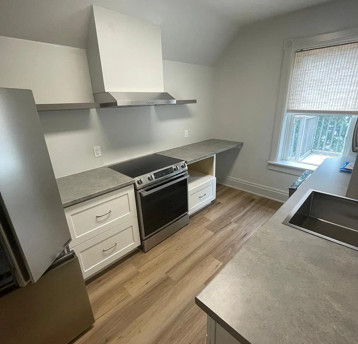 2 bed, 1013 sqft, $1,800 — Photo 3