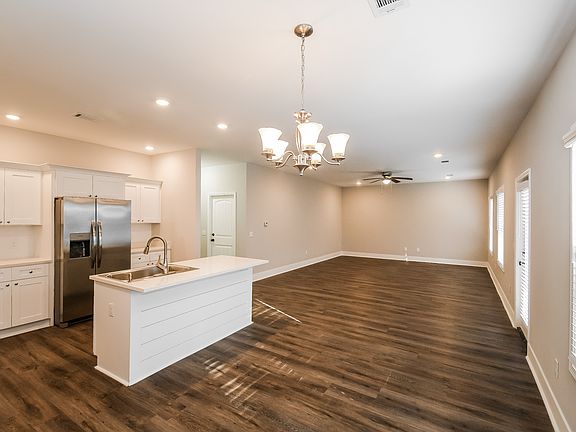 5th image of 71 Greyfield Dr