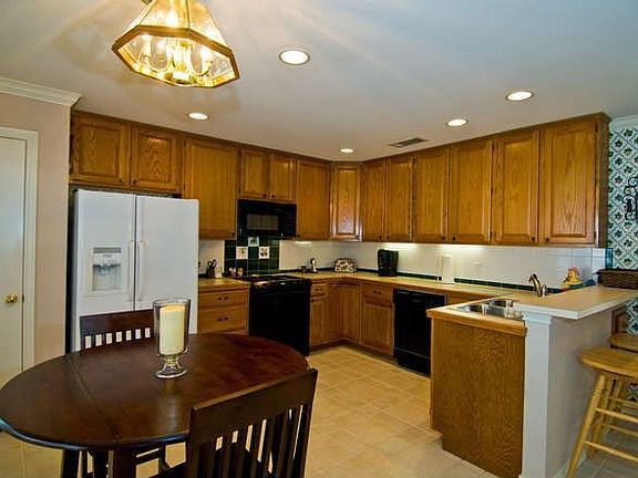 4th image of 420 Overland Dr