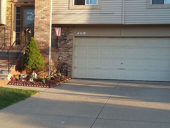 2nd image of 815 Wildwood Ln #40