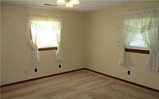 5th image of 208 E Euclid Ave