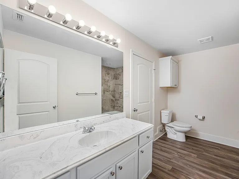 815 E Grande Blvd #R-102 — Photo 16