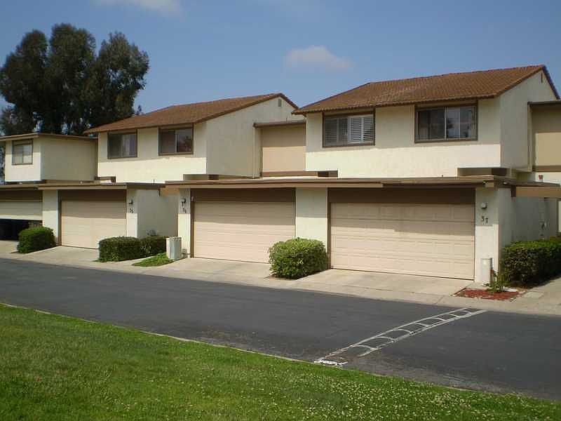 2-Car Garage View