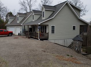 1198 Twin Falls Ln, Byrdstown, TN 38549