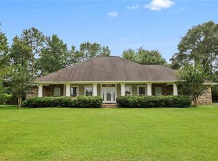 19451 Pinewood Rd, Bogalusa, LA 70427